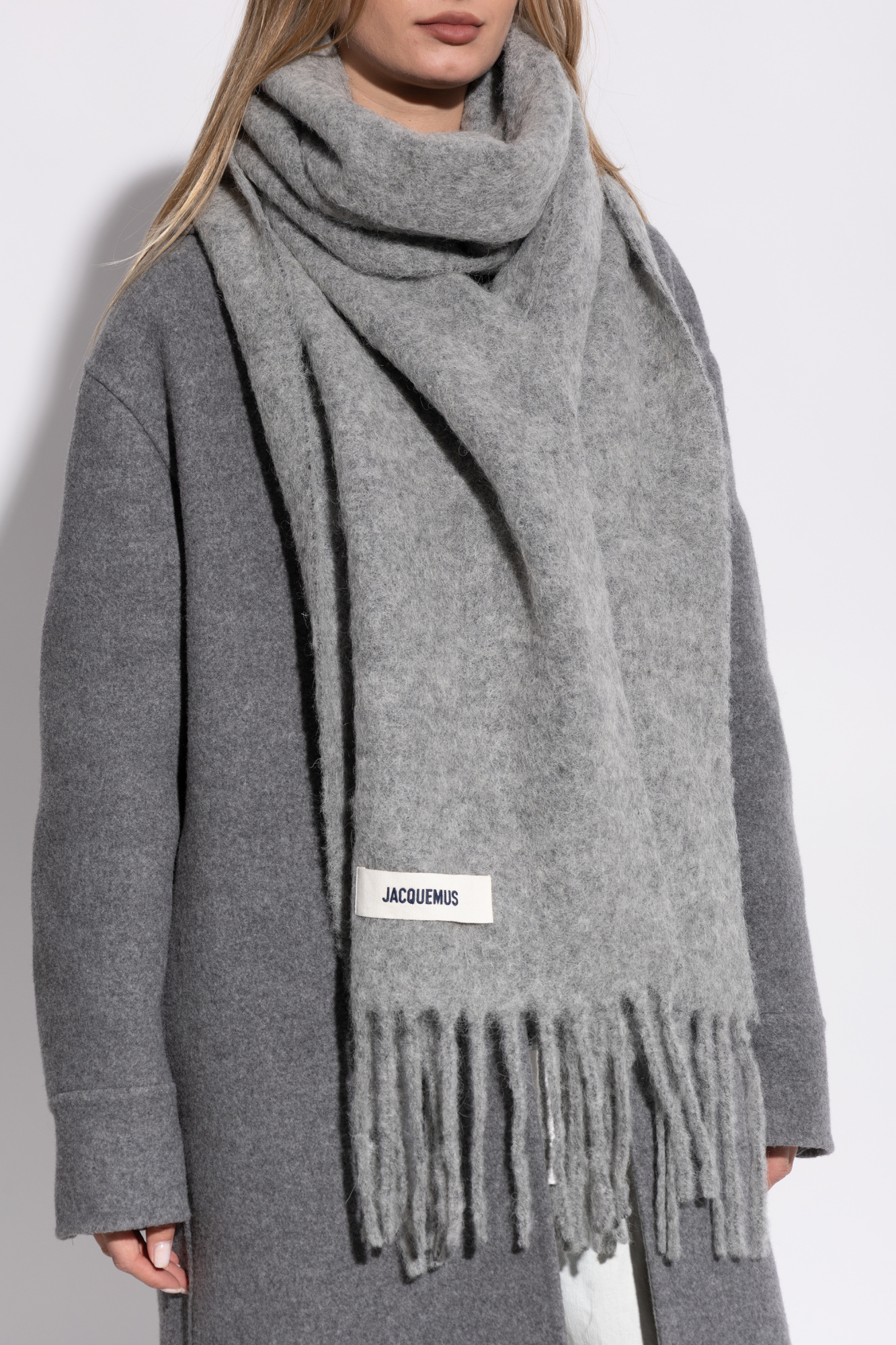 Jacquemus Scarf with logo patch | Men's Accessories | Vitkac